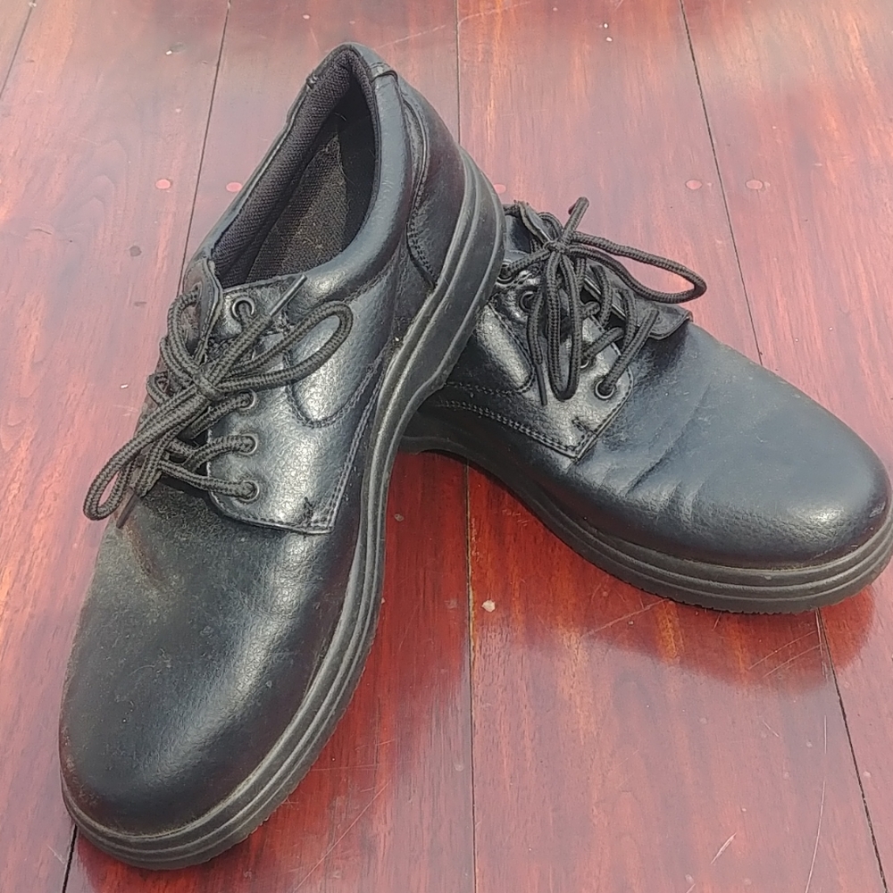 DS work oil and slip resistant shoes